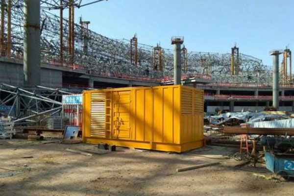 绥棱发电机出租如何判断空气滤清器是否需要更换？